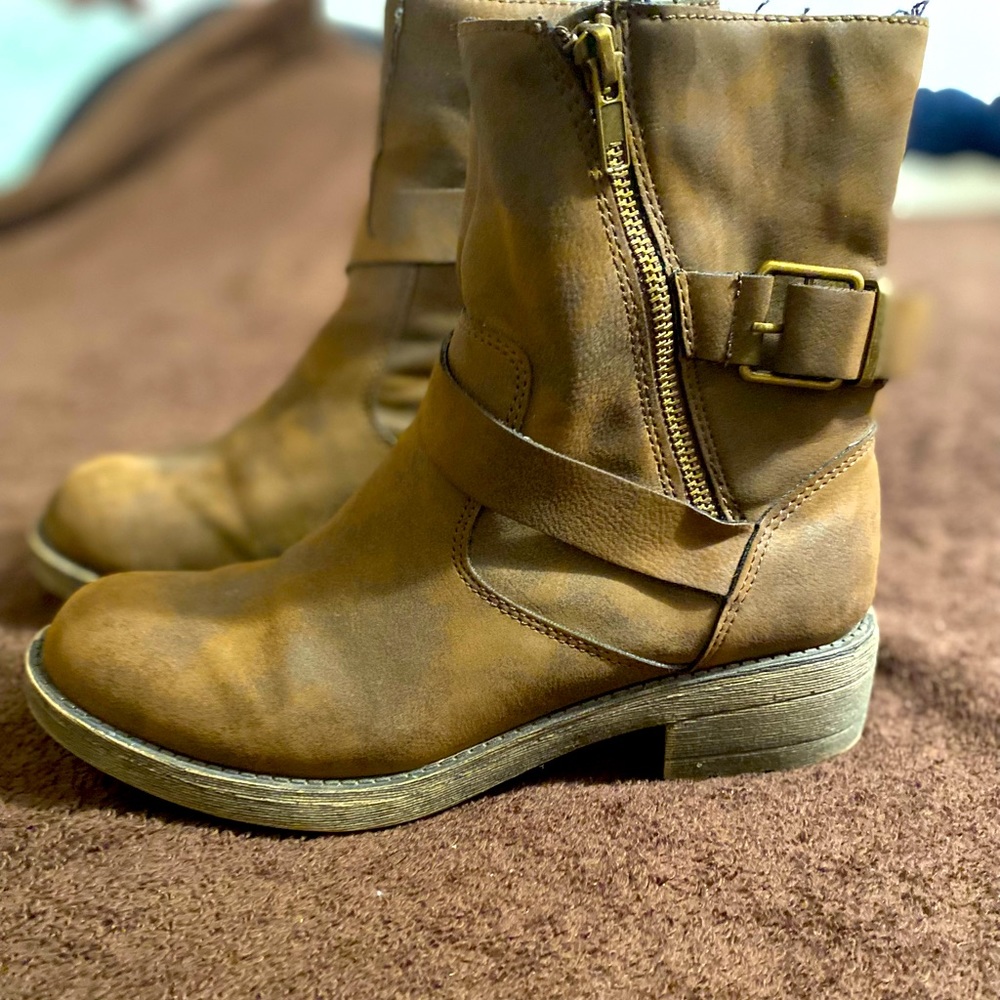 Leather boots